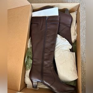 Eddie Bauer Women’s Heeled Boot Brown, Size 9